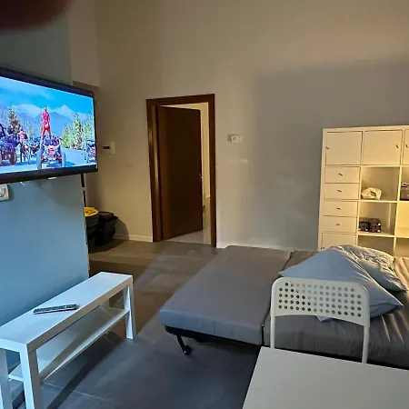 Casa Susanna: Ground Floor Retreat With Easy Parking Apartment *