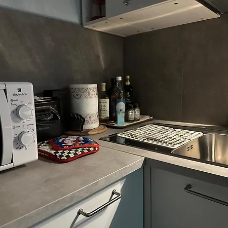 Casa Susanna - Delizioso Piano Terra, Centralissimo, Superservito, Tranquillo, Appena Fuori Ztl Parcheggio Libero Apartamento *