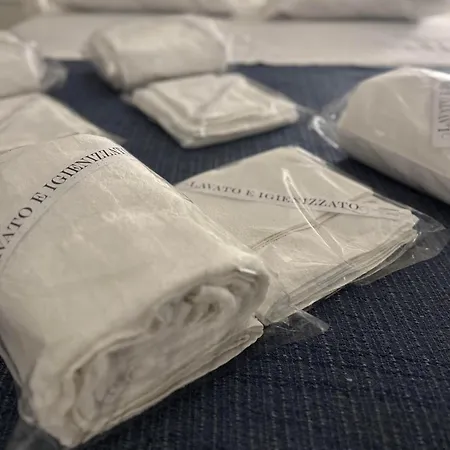 Casa Susanna - Delizioso Piano Terra, Centralissimo, Superservito, Tranquillo, Appena Fuori Ztl Parcheggio Libero